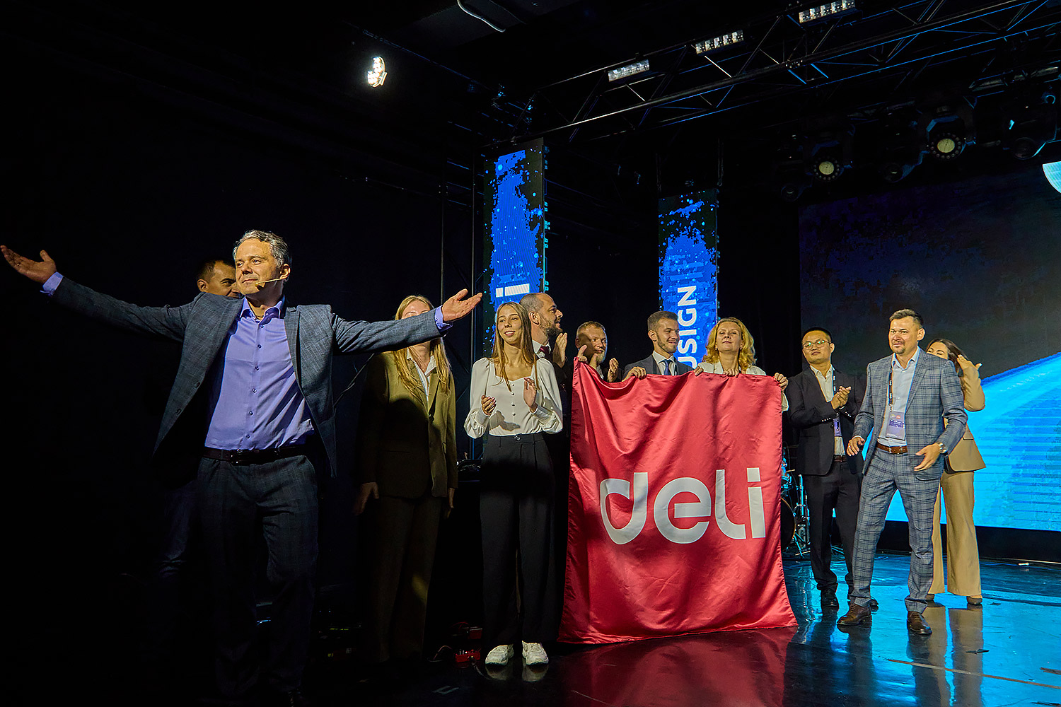 DELI – первый в мире канцелярский бренд, побывавший в космосе